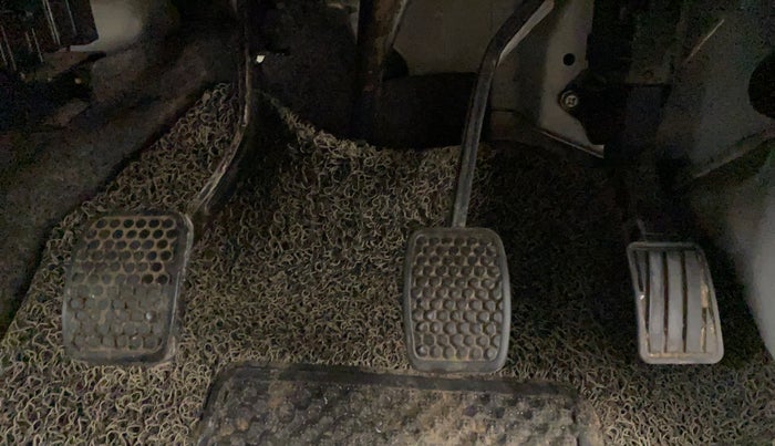 2019 Maruti Eeco 5 STR WITH A/C+HTR, Petrol, Manual, 15,468 km, Pedals