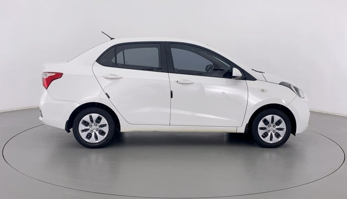 2017 Hyundai Xcent E PLUS, Petrol, Manual, 39,496 km, Right Side View