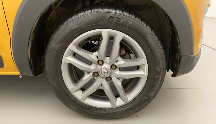 2019 Renault TRIBER RXZ, Petrol, Manual, 63,655 km, Right Front Wheel
