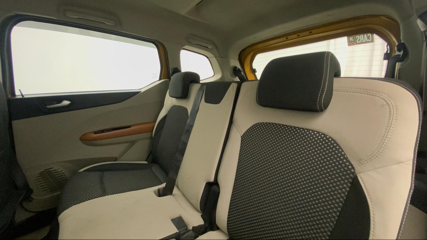 2019 Renault TRIBER RXZ, Petrol, Manual, 63,655 km, Right Side Rear Door Cabin
