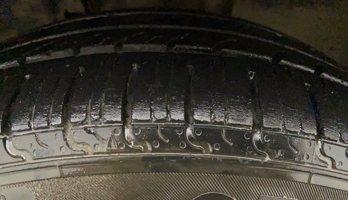 2019 Renault TRIBER RXZ, Petrol, Manual, 63,655 km, Right Front Tyre Tread