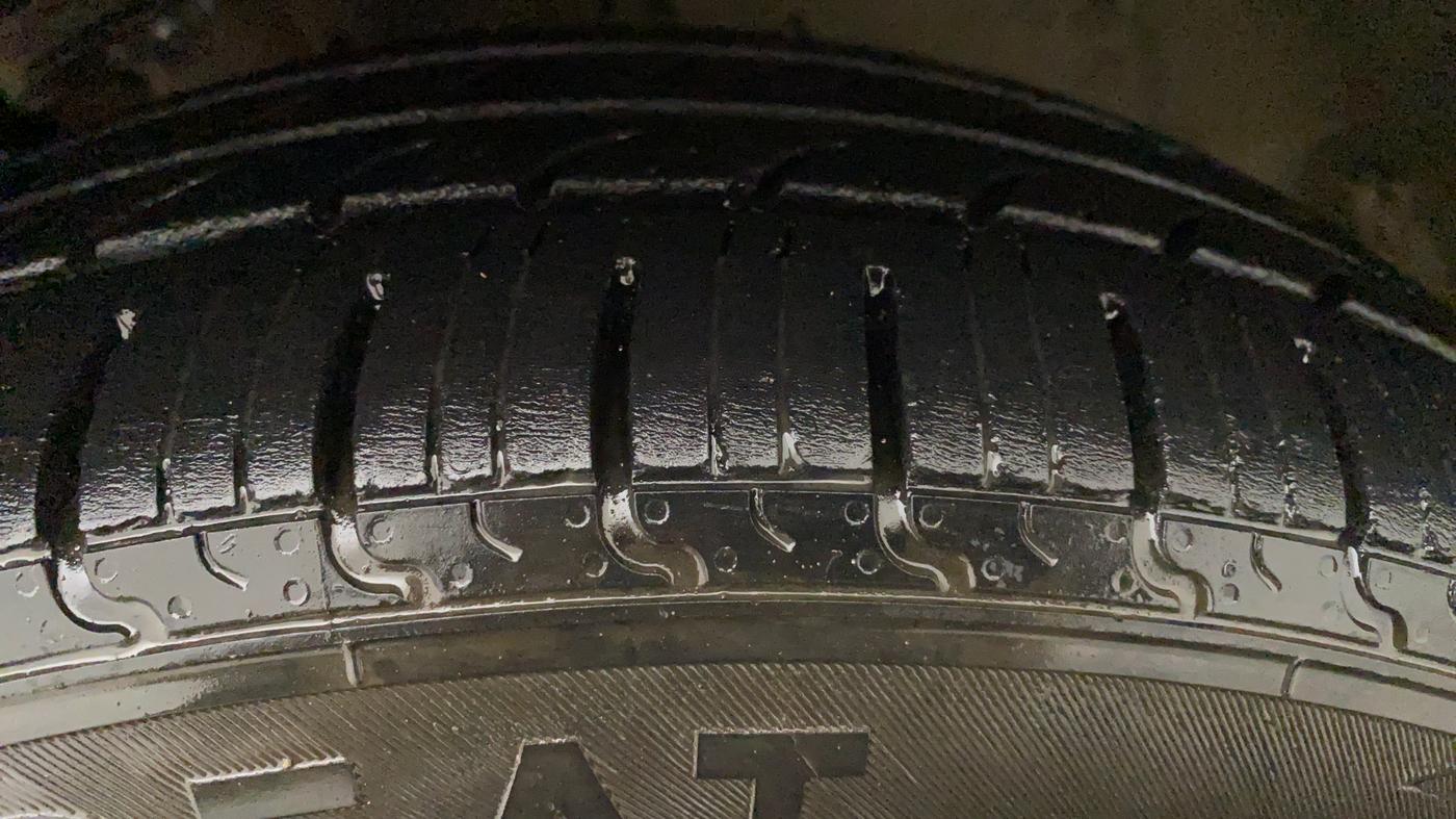2019 Renault TRIBER RXZ, Petrol, Manual, 63,655 km, Left Front Tyre Tread