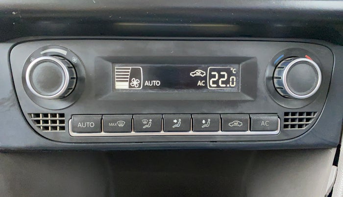 2013 Volkswagen Vento HIGHLINE PETROL AT, Petrol, Automatic, 67,882 km, Automatic Climate Control