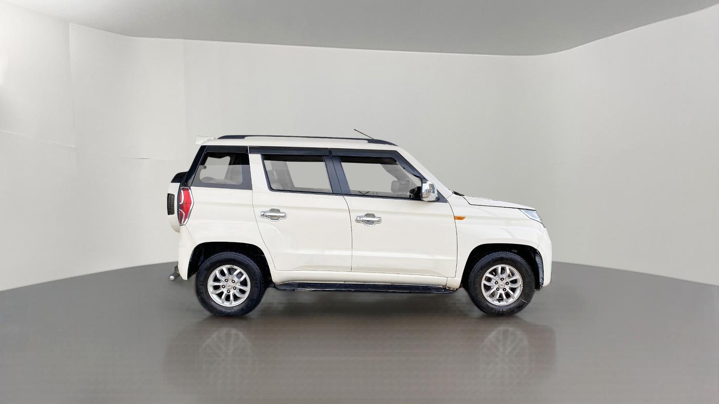 2018 Mahindra TUV300 T8, Diesel, Manual, 39,628 km, Right Side View
