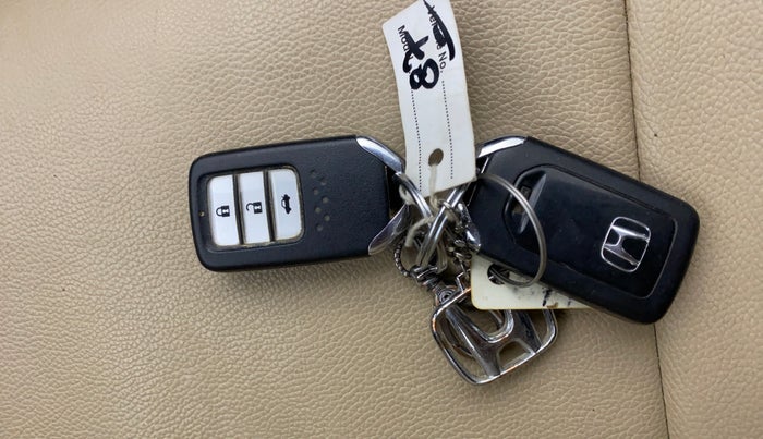 2019 Honda City 1.5L I-VTE V CVT, Petrol, Automatic, 1,19,388 km, Key Close Up