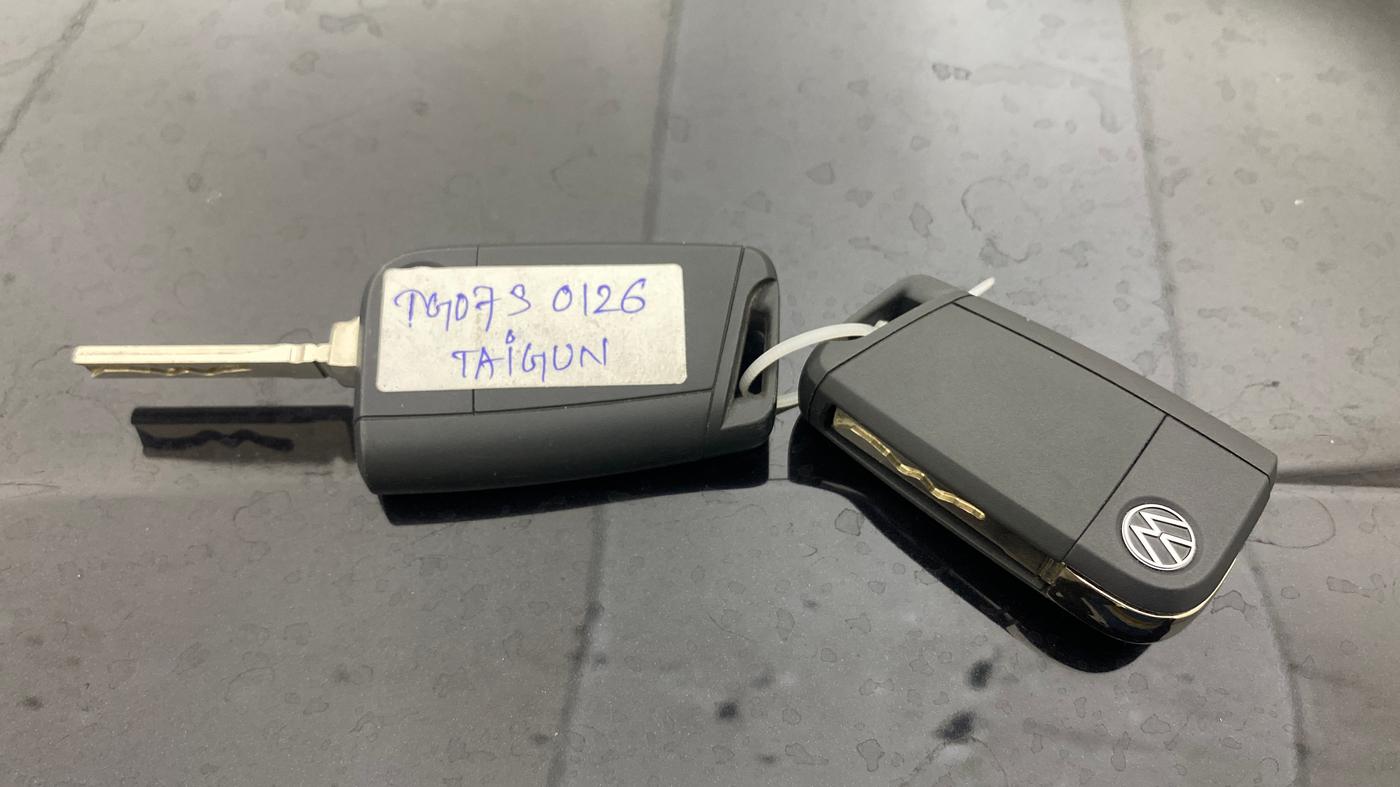 2025 Volkswagen TAIGUN  GT PLUS 1.5 TSI MT, Petrol, Manual, 42,439 km, Key Close Up