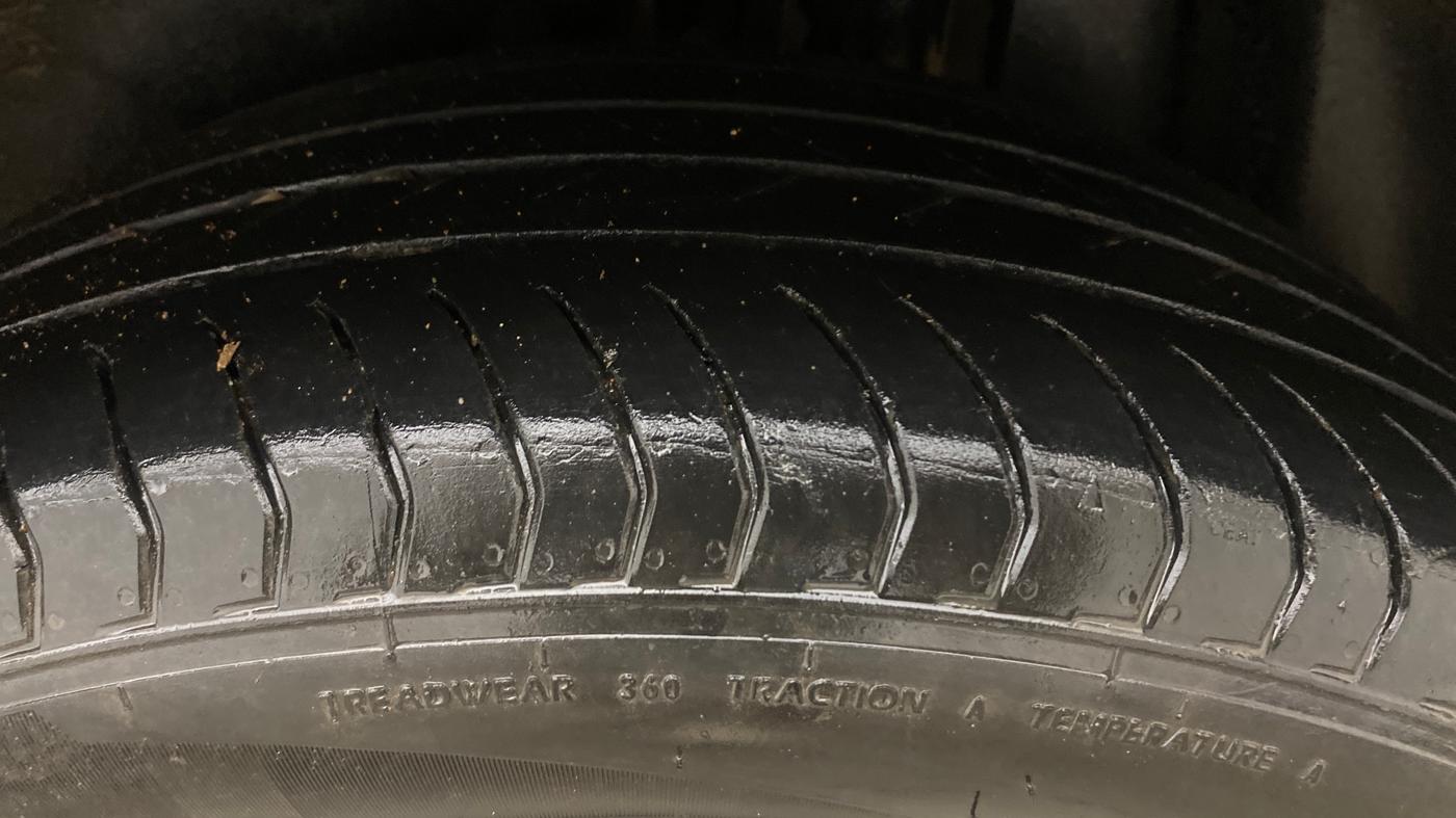2025 Volkswagen TAIGUN  GT PLUS 1.5 TSI MT, Petrol, Manual, 42,439 km, Left Rear Tyre Tread