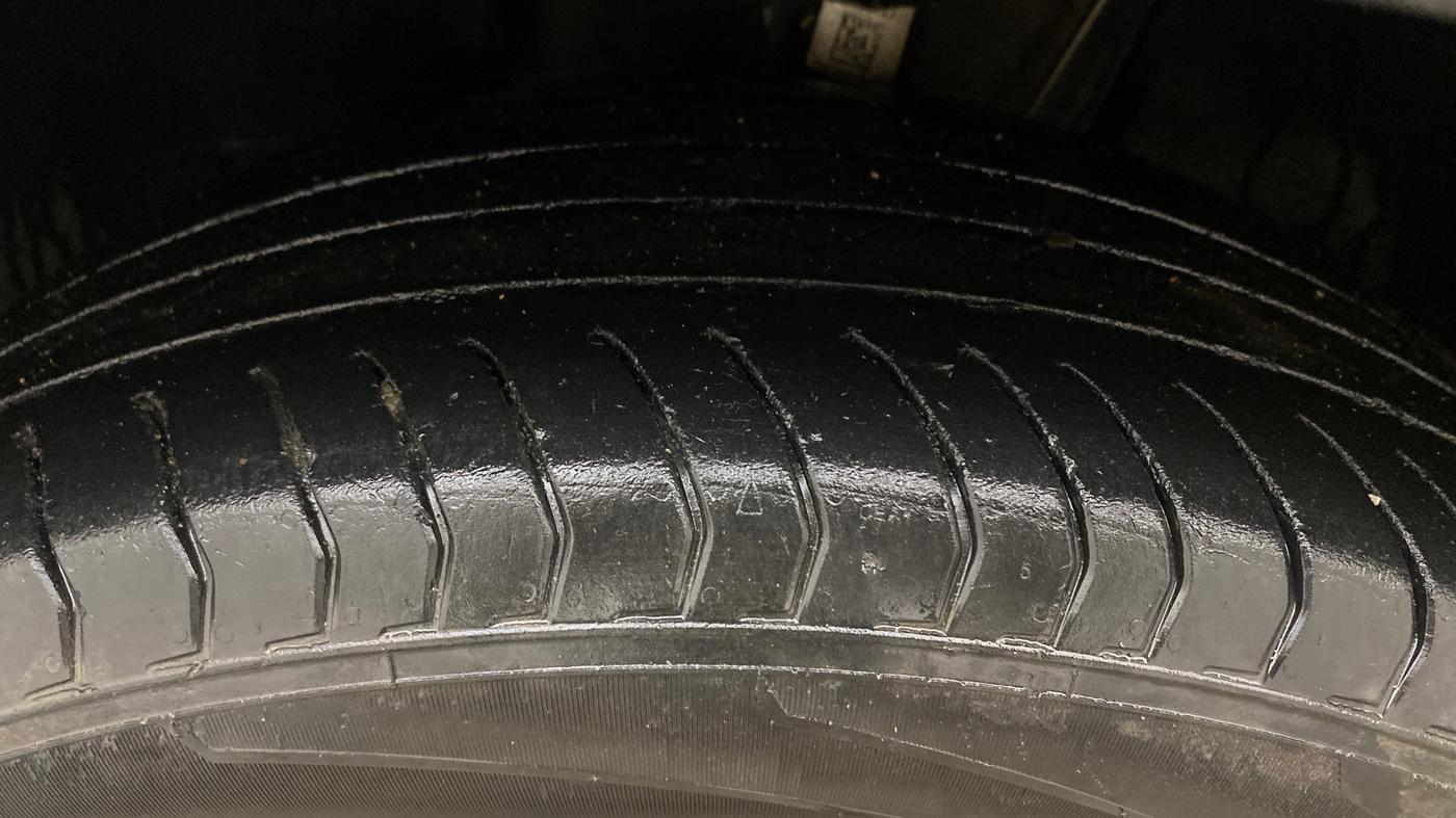 2025 Volkswagen TAIGUN  GT PLUS 1.5 TSI MT, Petrol, Manual, 42,439 km, Left Front Tyre Tread