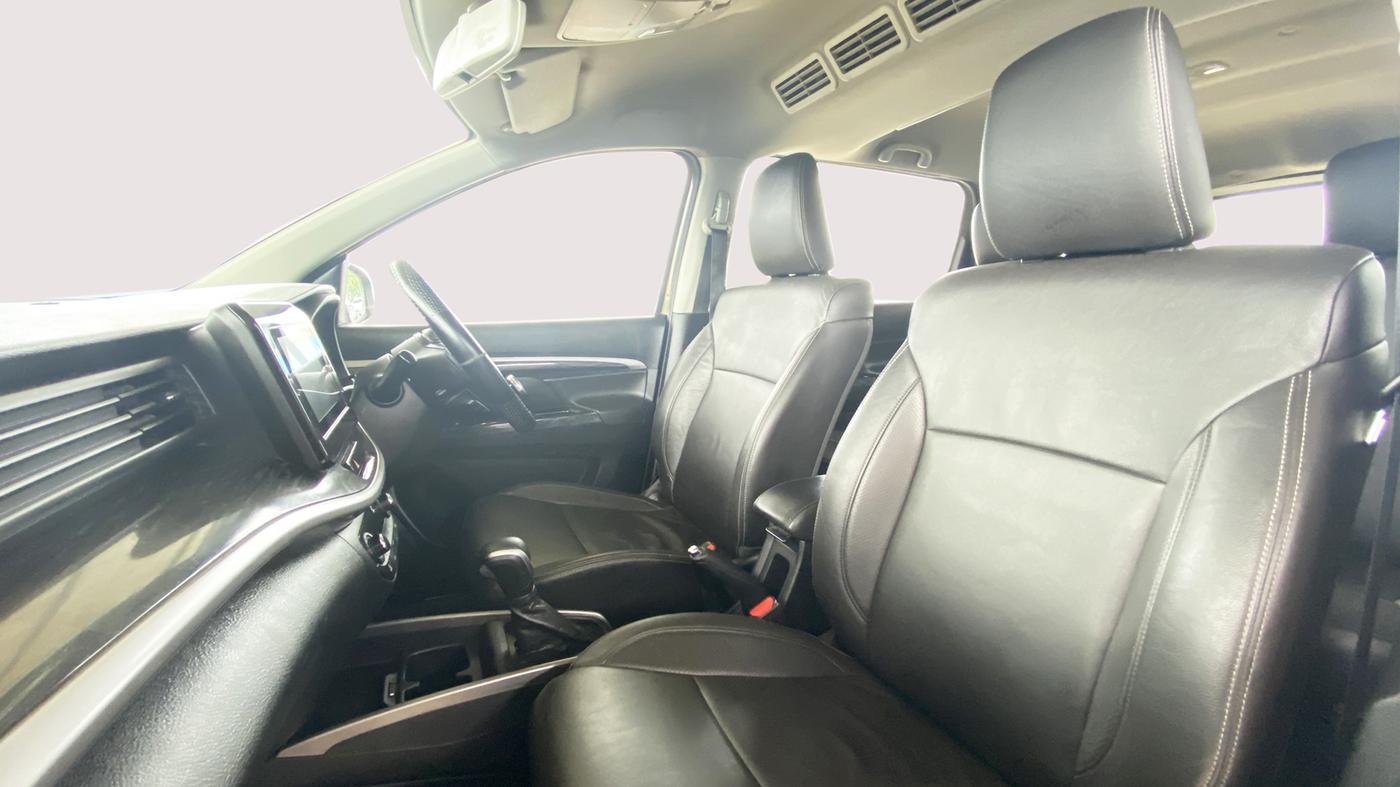 2019 Maruti XL6 ALPHA AT SHVS, Petrol, Automatic, 1,00,097 km, Right Side Front Door Cabin