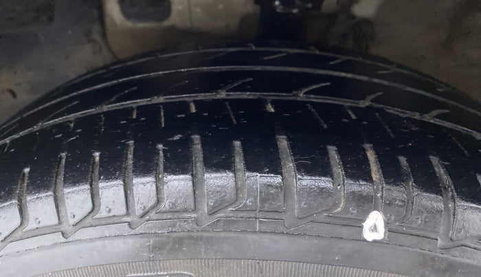 2019 Hyundai Elite i20 1.2 MAGNA PLUS VTVT, Petrol, Manual, 97,453 km, Left Front Tyre Tread