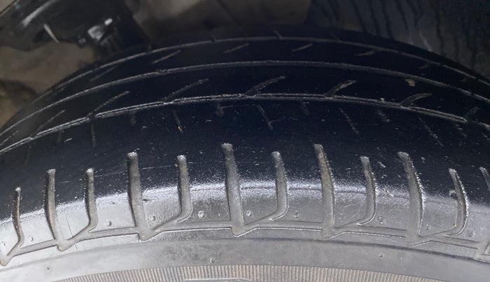 2019 Hyundai Elite i20 1.2 MAGNA PLUS VTVT, Petrol, Manual, 97,453 km, Right Front Tyre Tread
