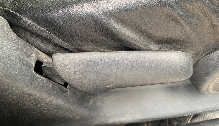 2018 Maruti S Cross ZETA 1.3, Diesel, Manual, 1,17,600 km, Driver Side Adjustment Panel