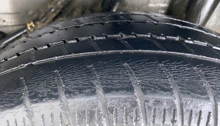 2014 Honda Brio 1.2 E MT I VTEC, Petrol, Manual, 44,885 km, Left Rear Tyre Tread