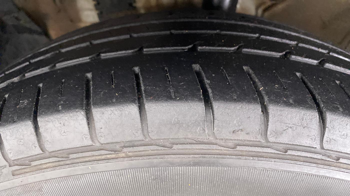 2019 KIA SELTOS HTX+ AT 1.5 DIESEL, Diesel, Automatic, 35,180 km, Left Front Tyre Tread