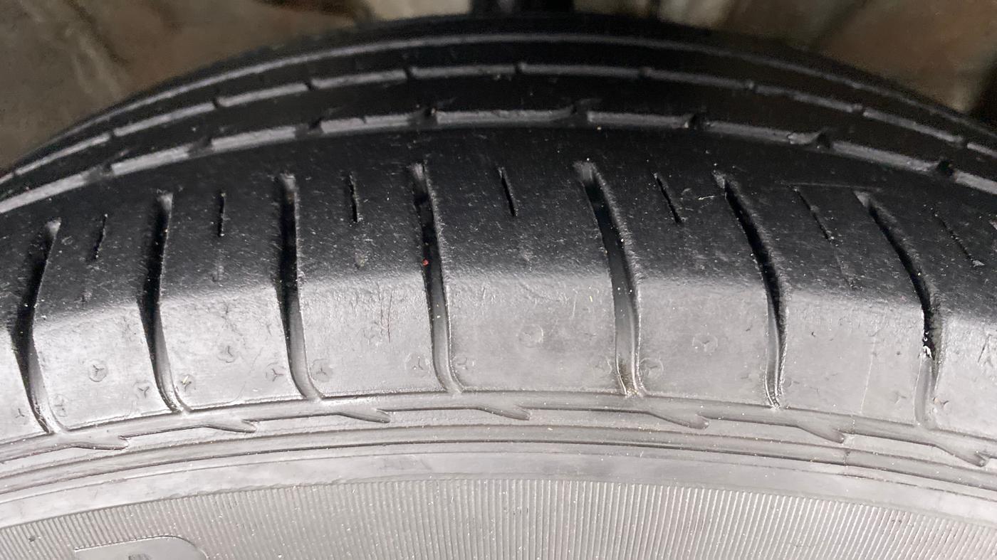 2019 KIA SELTOS HTX+ AT 1.5 DIESEL, Diesel, Automatic, 35,180 km, Right Front Tyre Tread