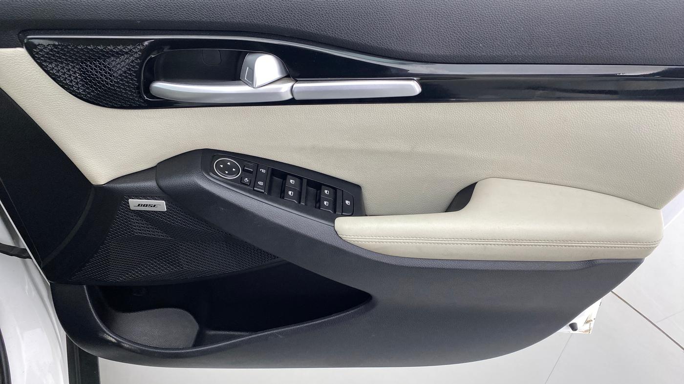 2019 KIA SELTOS HTX+ AT 1.5 DIESEL, Diesel, Automatic, 35,180 km, Driver Side Door Panels Control