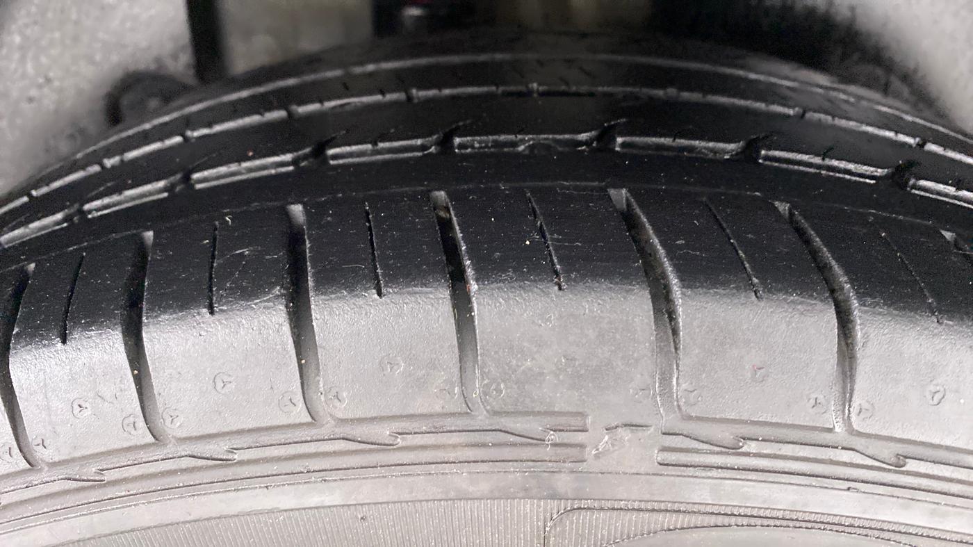 2019 KIA SELTOS HTX+ AT 1.5 DIESEL, Diesel, Automatic, 35,180 km, Right Rear Tyre Tread