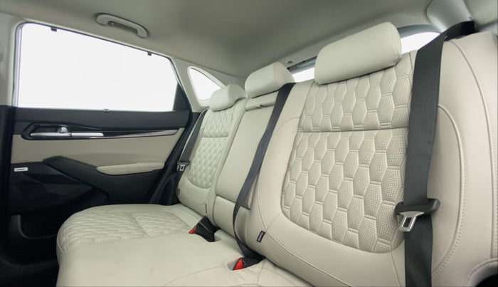 2019 KIA SELTOS HTX+ AT 1.5 DIESEL, Diesel, Automatic, 35,180 km, Right Side Rear Door Cabin