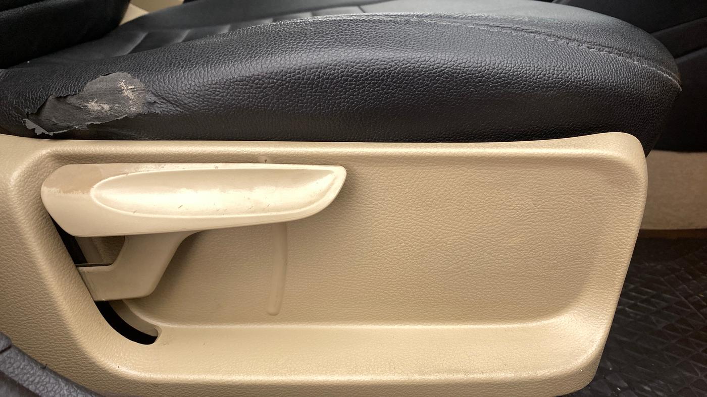 2015 Volkswagen Polo HIGHLINE1.2L PETROL, Petrol, Manual, 40,843 km, Driver Side Adjustment Panel
