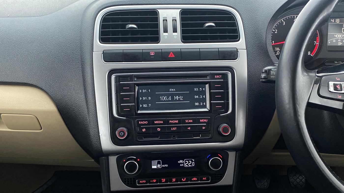 2015 Volkswagen Polo HIGHLINE1.2L PETROL, Petrol, Manual, 40,843 km, Air Conditioner