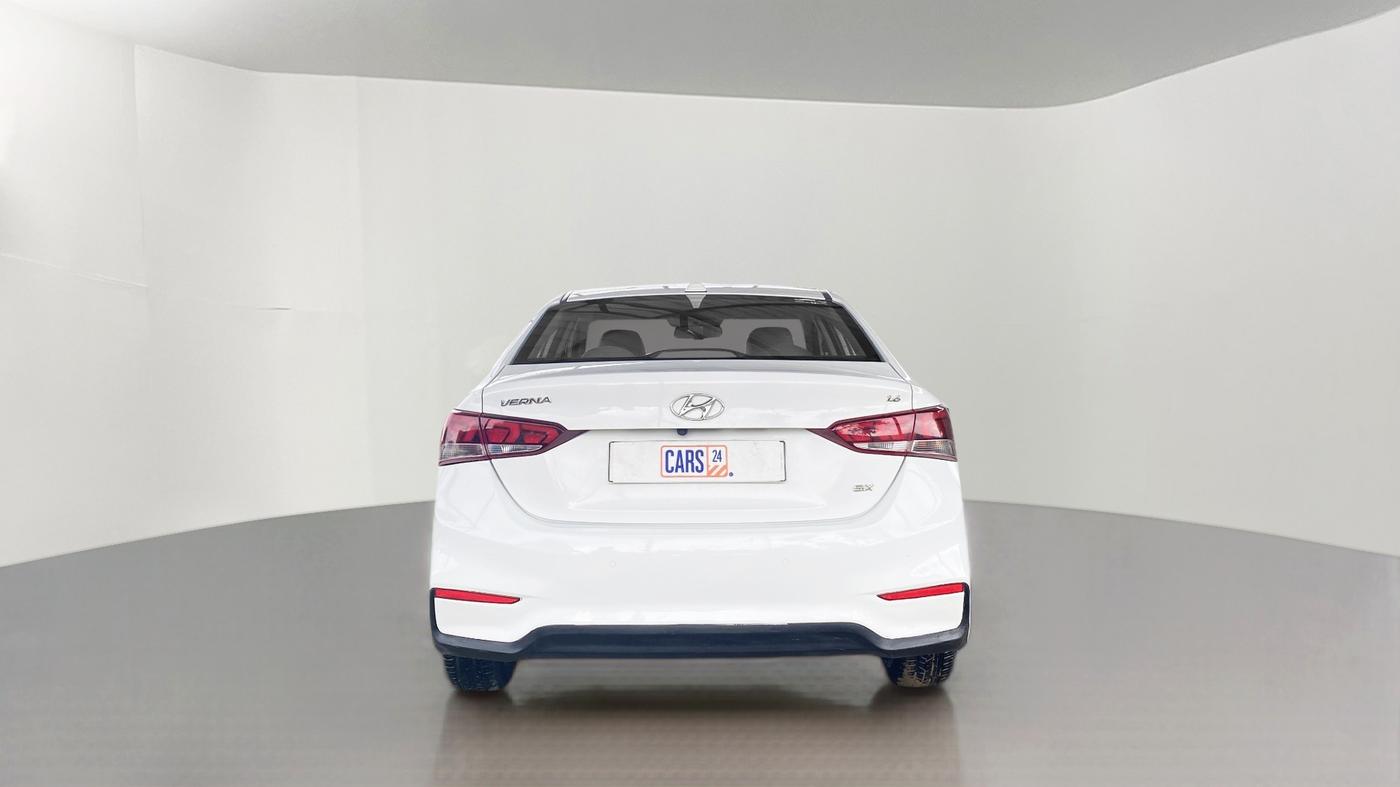 2018 Hyundai Verna 1.6 SX VTVT, Petrol, Manual, 47,565 km, Back/Rear