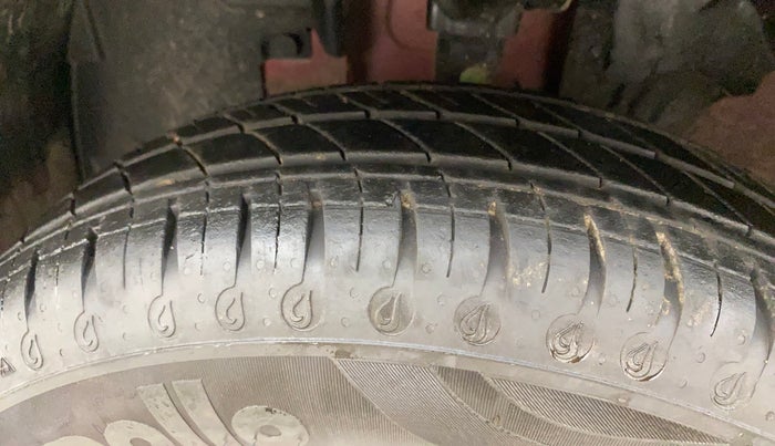 2022 Renault Kwid RXT 1.0 (O), Petrol, Manual, 8,354 km, Left Front Tyre Tread