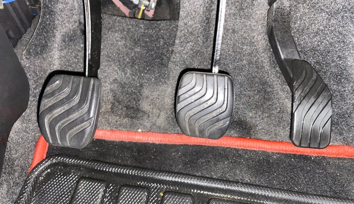 2022 Renault Kwid RXT 1.0 (O), Petrol, Manual, 8,354 km, Pedals