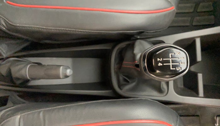 2022 Renault Kwid RXT 1.0 (O), Petrol, Manual, 8,354 km, Gear Lever