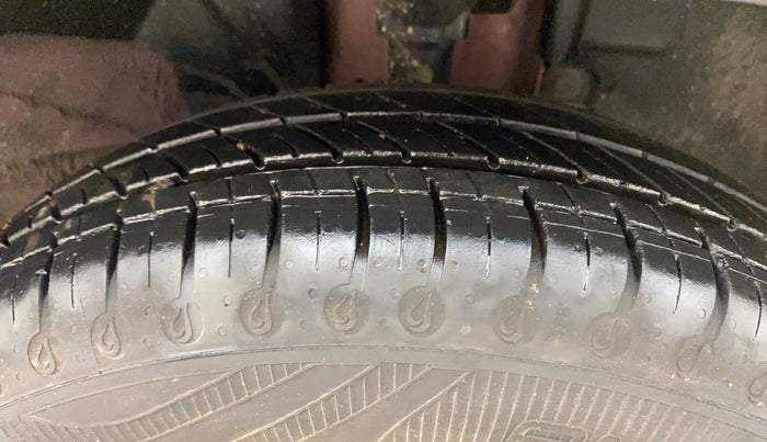 2022 Renault Kwid RXT 1.0 (O), Petrol, Manual, 8,354 km, Right Front Tyre Tread