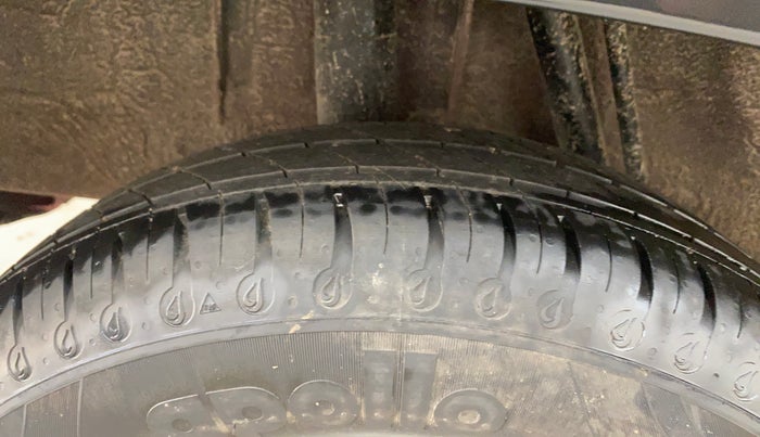 2022 Renault Kwid RXT 1.0 (O), Petrol, Manual, 8,354 km, Right Rear Tyre Tread