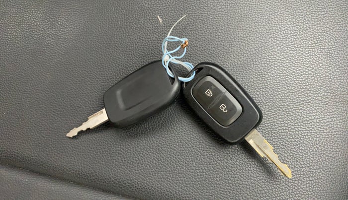 2022 Renault Kwid RXT 1.0 (O), Petrol, Manual, 8,354 km, Key Close Up