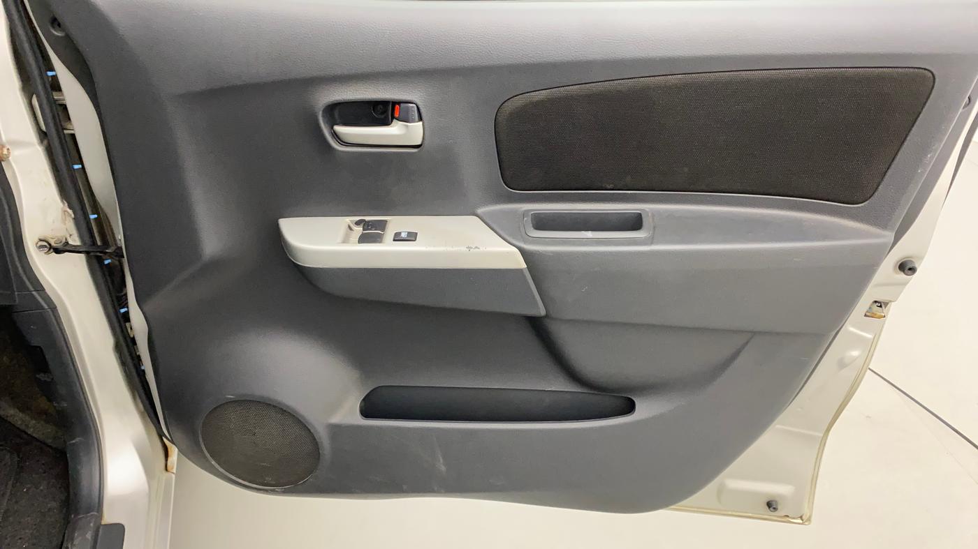 2010 Maruti Wagon R 1.0 LXI, Petrol, Manual, 80,371 km, Driver Side Door Panels Control