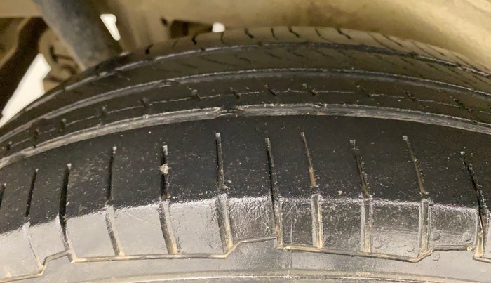 2010 Maruti Wagon R 1.0 LXI, Petrol, Manual, 80,371 km, Right Rear Tyre Tread