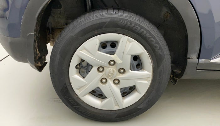 2020 Hyundai VENUE S 1.2, Petrol, Manual, 42,533 km, Right Rear Wheel
