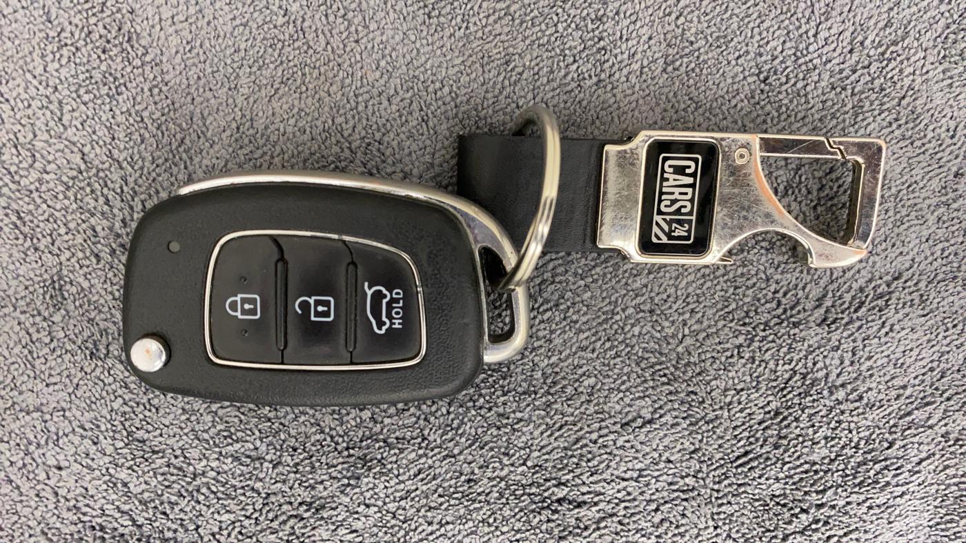2020 Hyundai VENUE S 1.2, Petrol, Manual, 42,533 km, Key Close Up