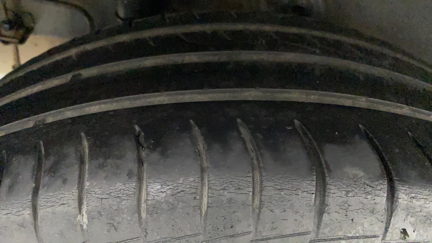 2020 Hyundai VENUE S 1.2, Petrol, Manual, 42,533 km, Right Rear Tyre Tread