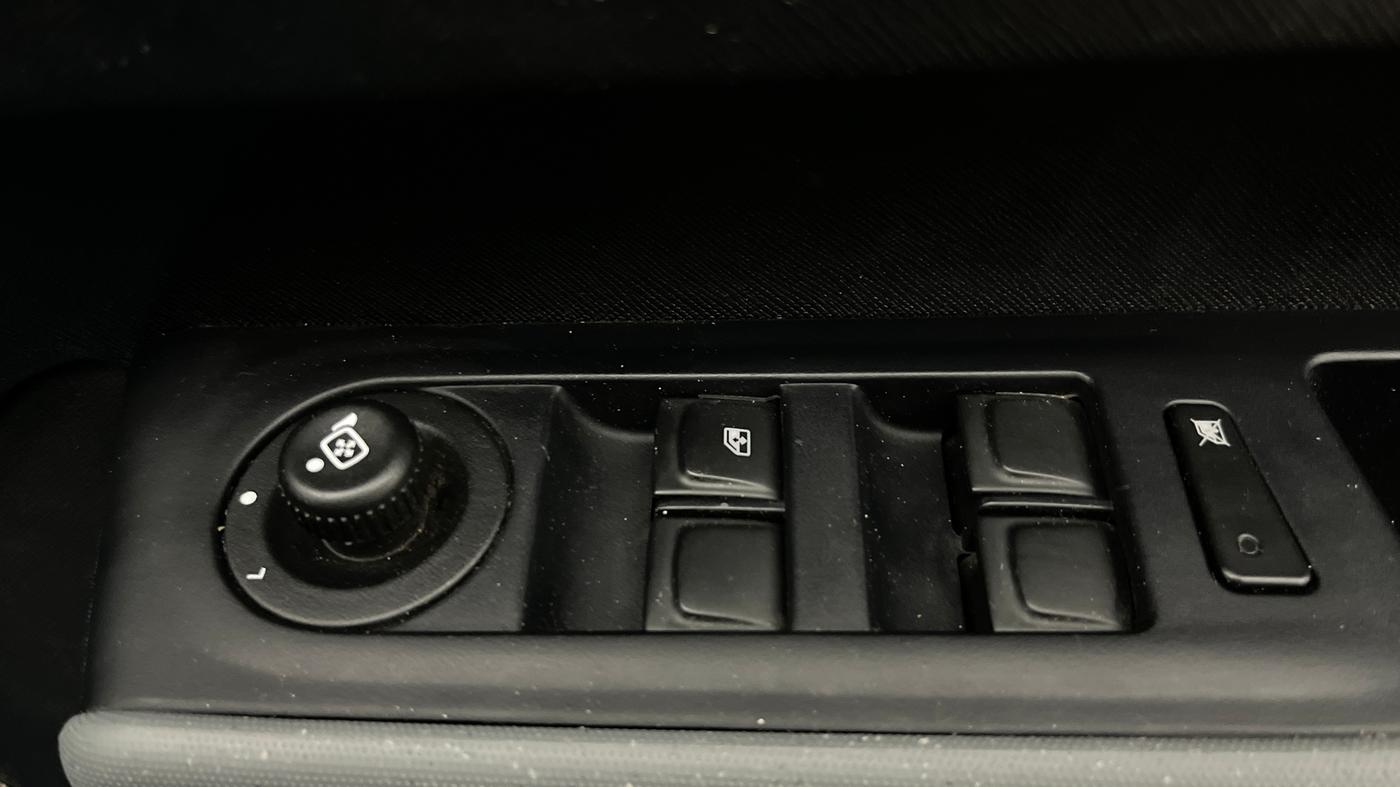 2026 Tata PUNCH Pure Plus 5 Speed MT, Petrol, Manual, 10,477 km, Driver Side Door Panels Control