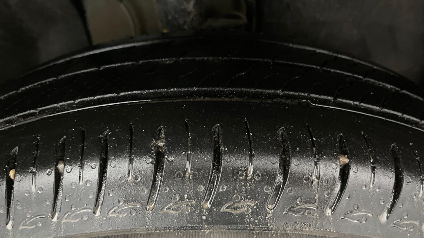 2026 Tata PUNCH Pure Plus 5 Speed MT, Petrol, Manual, 10,477 km, Right Front Tyre Tread