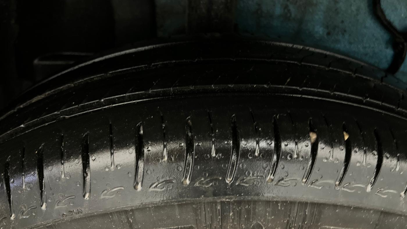 2026 Tata PUNCH Pure Plus 5 Speed MT, Petrol, Manual, 10,477 km, Right Rear Tyre Tread