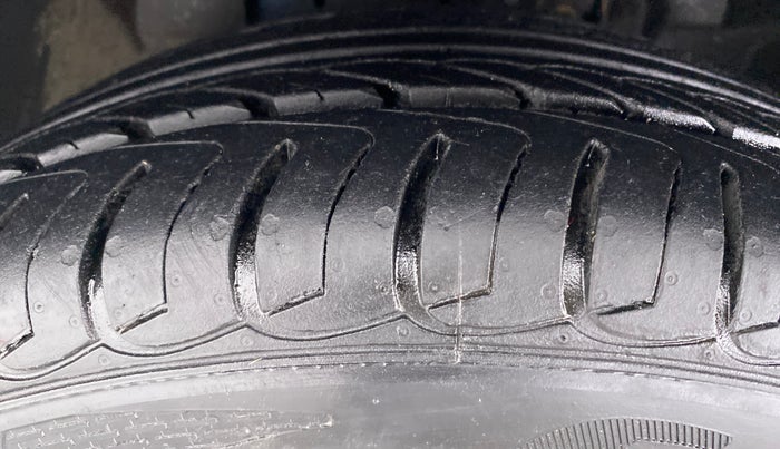 2018 Ford Ecosport 1.5TITANIUM TDCI, Diesel, Manual, 47,593 km, Left Front Tyre Tread