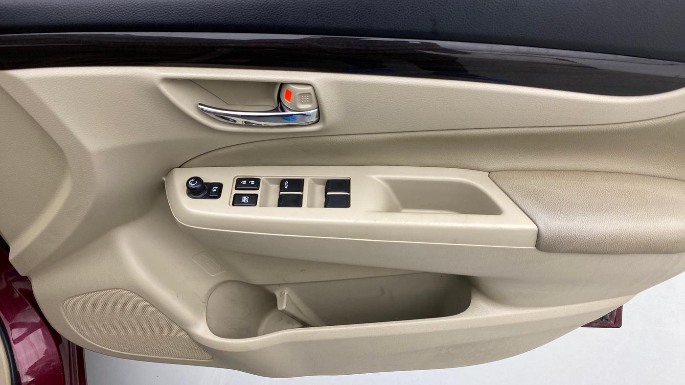 2016 Maruti Ciaz ZXI, Petrol, Manual, 27,972 km, Driver Side Door Panels Control