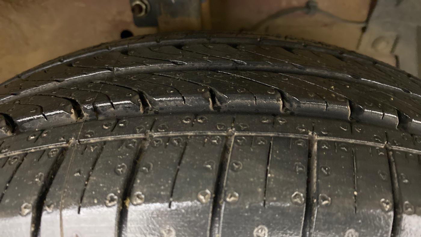 2016 Maruti Ciaz ZXI, Petrol, Manual, 27,972 km, Right Front Tyre Tread