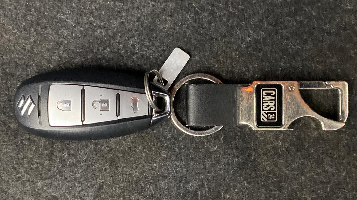 2016 Maruti Ciaz ZXI, Petrol, Manual, 27,972 km, Key Close Up