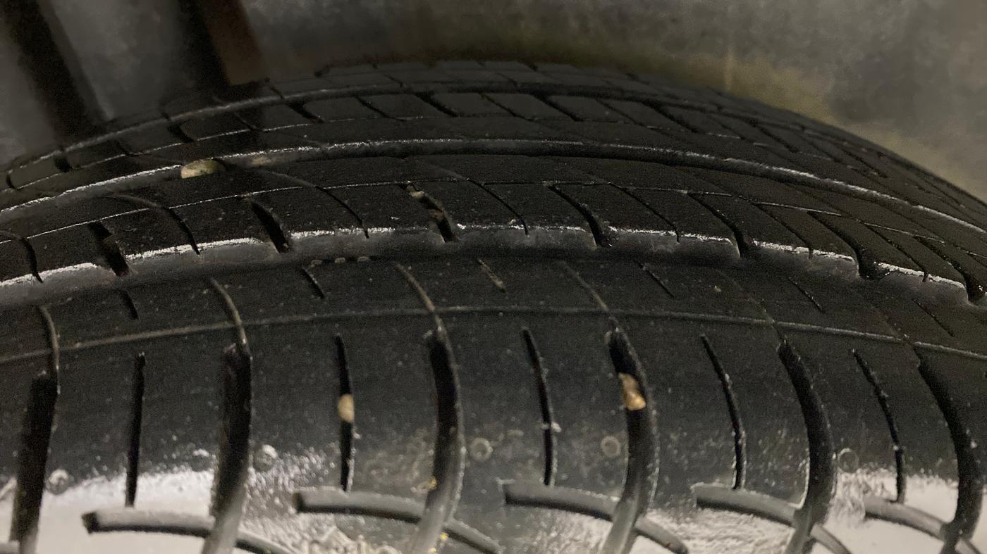 2016 Maruti Ciaz ZXI, Petrol, Manual, 27,972 km, Right Rear Tyre Tread