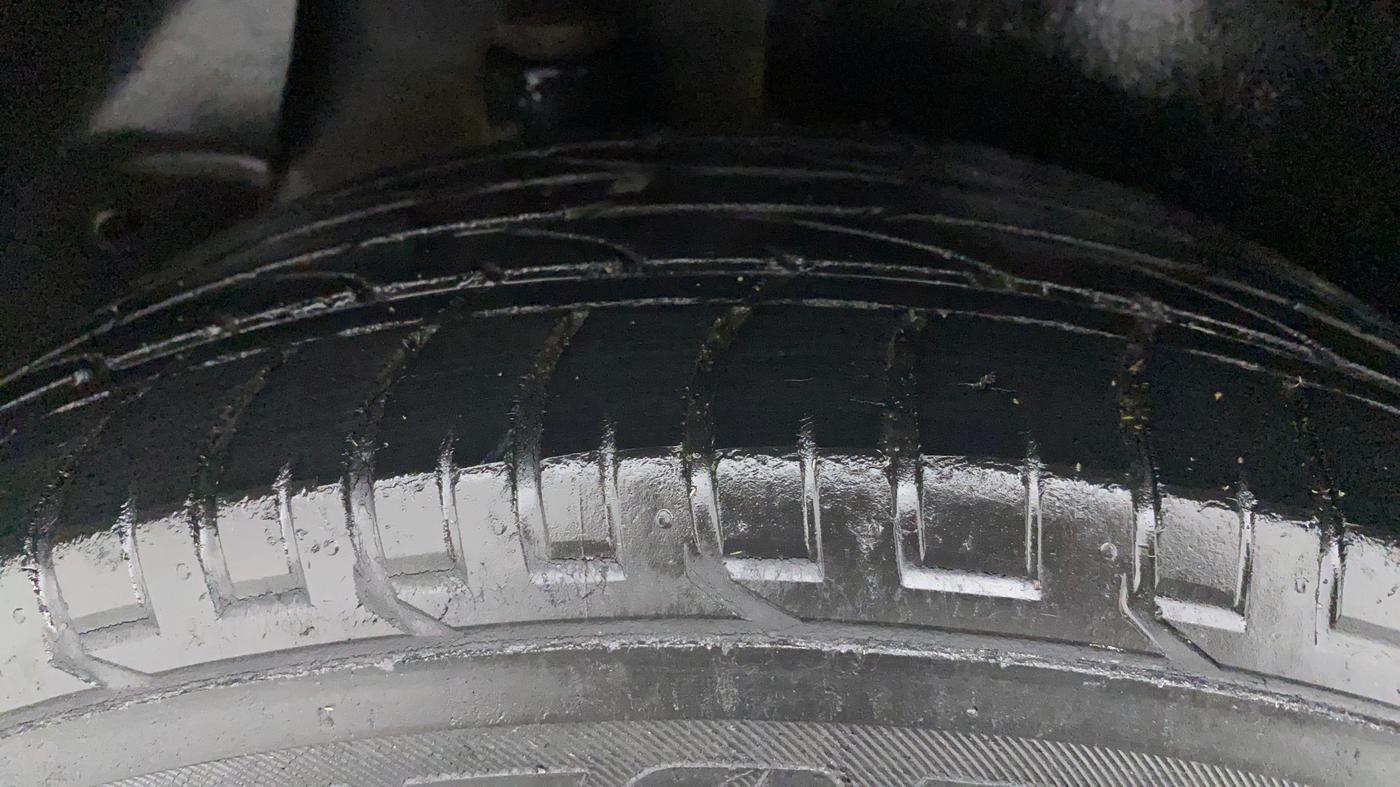 2016 Hyundai Creta SX PLUS AT 1.6 PETROL, Petrol, Automatic, 88,988 km, Right Rear Tyre Tread