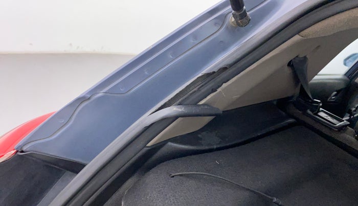 2016 Hyundai Creta SX PLUS AT 1.6 PETROL, Petrol, Automatic, 88,988 km, Dicky (Boot door) - Weather strip has minor damage