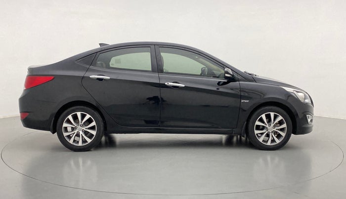 2017 Hyundai Verna FLUIDIC 1.6 SX VTVT, Petrol, Manual, 84,183 km, Right Side View