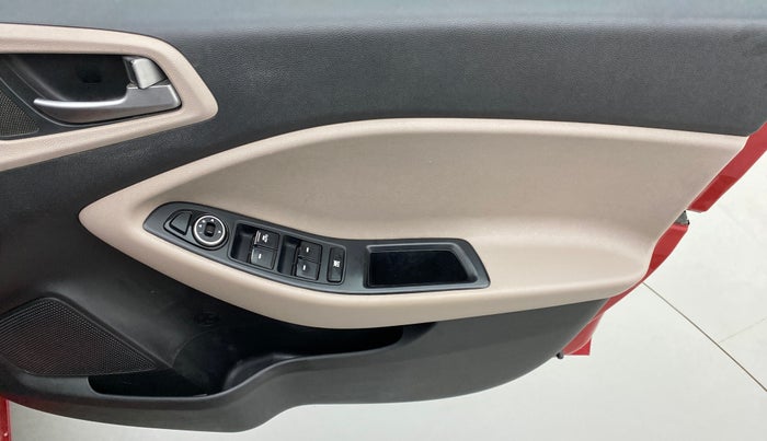 2014 Hyundai Elite i20 Sportz(O) 1.4 CRDi MT, Diesel, Manual, 90,059 km, Driver Side Door Panels Control