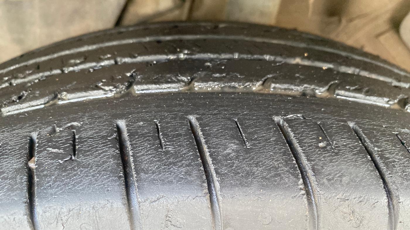 2020 MG HECTOR PLUS SHARP 1.5 PETROL TURBO DCT 6-STR, Petrol, Automatic, 41,818 km, Left Front Tyre Tread