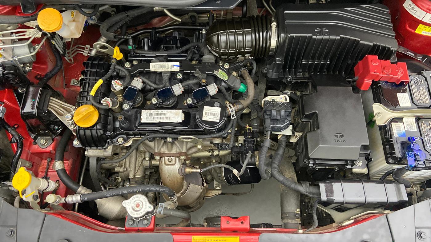 2020 Tata ALTROZ XZ 1.2, Petrol, Manual, 16,908 km, Open Bonet